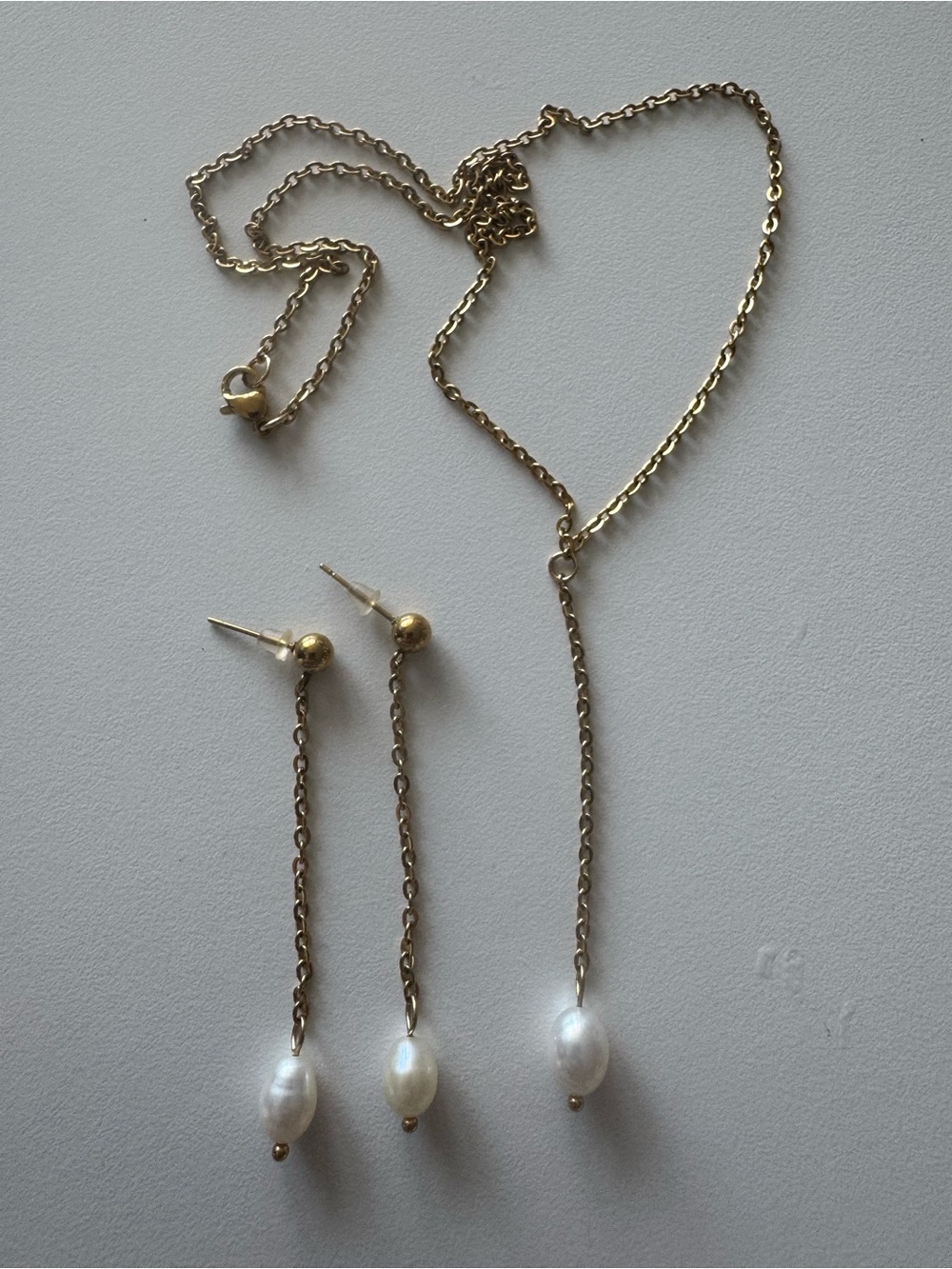 Hand Crafted Gold and White Pearl Lariat Necklace with Drop Earrings